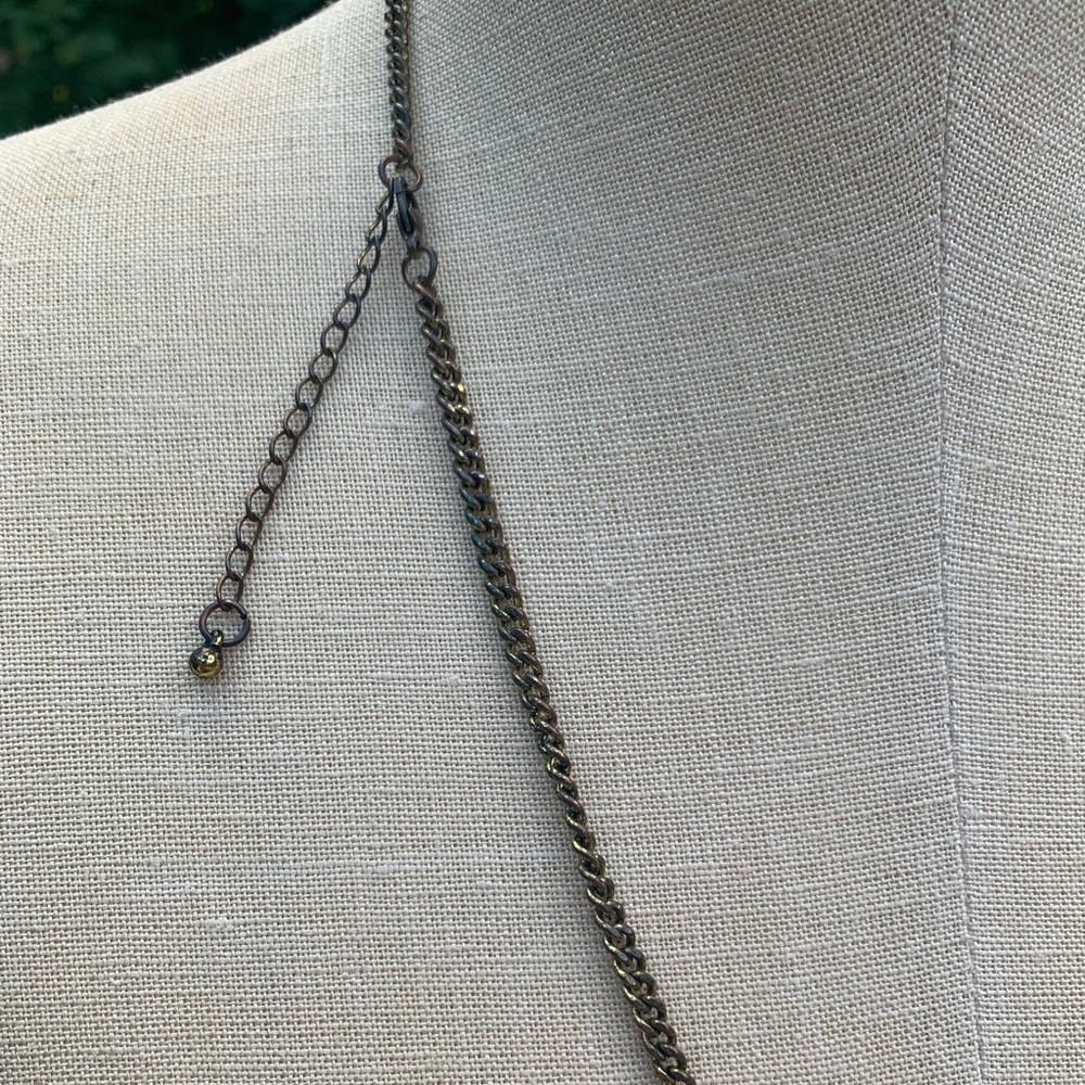 Anatomically Correct Heart Necklace - Picture 9 of 15